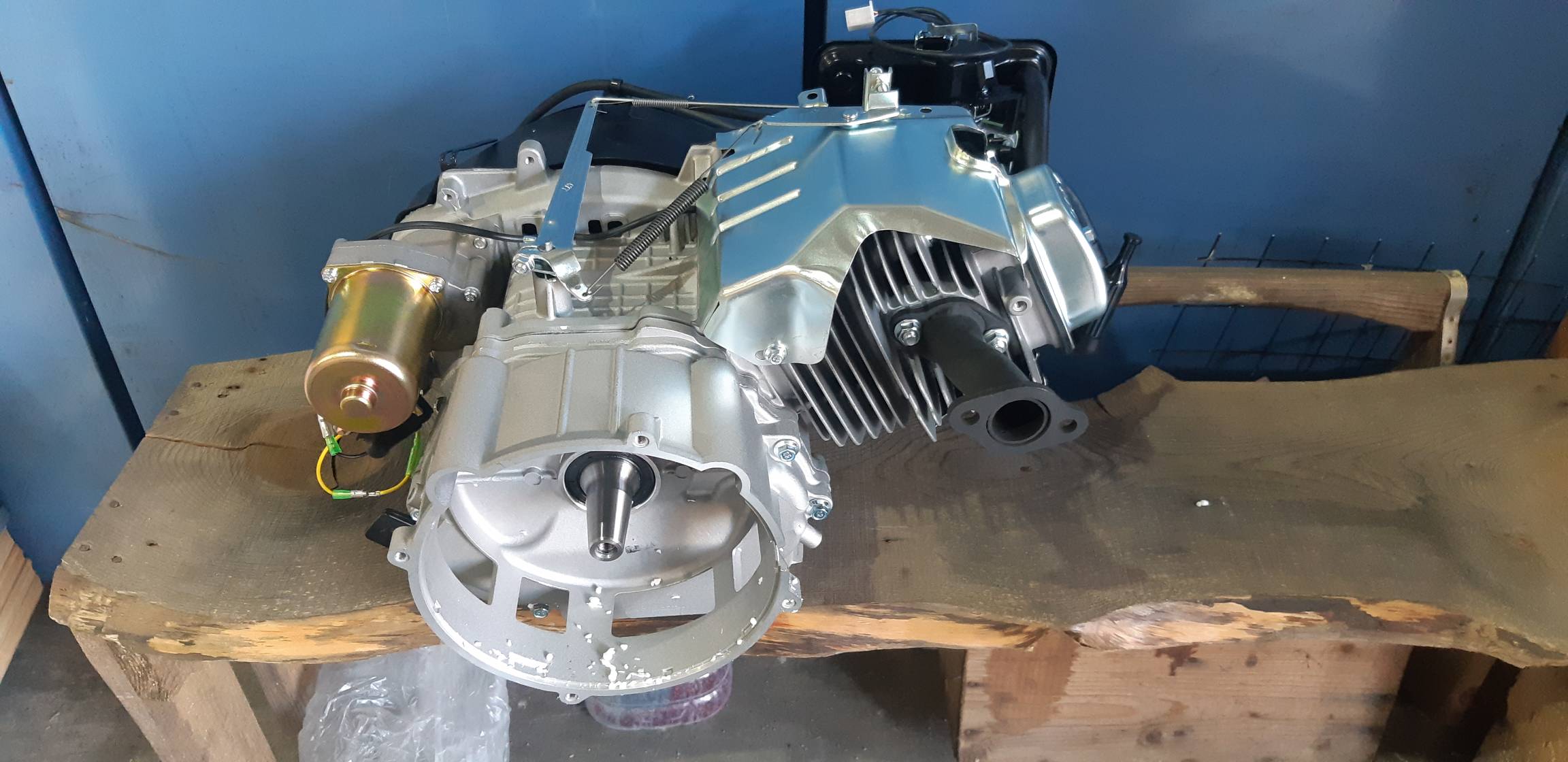 картинка Двигатель бензиновый KM190FD для SGG 5000EHNA-6000(..) (арт.станции 1600..) / Engine Assembly (01.05.TSS190FD-101-H25A-1)